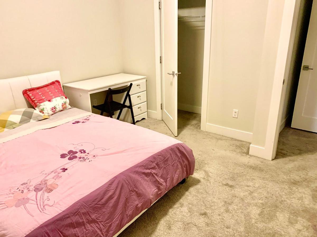 Deluxe House Apartment เซอร์รีย์ ภายนอก รูปภาพ